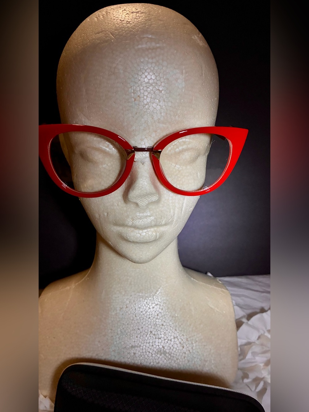 Red Cat-Eye
Brand new, could be taken to replace lens with your prescription.